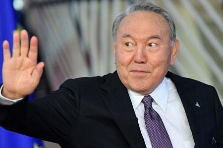 Parliament approves deprivation Nazarbayev of special status