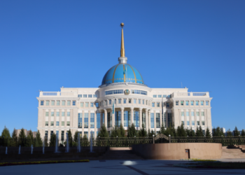 Казахстан ограничит параллельный импорт в Россию