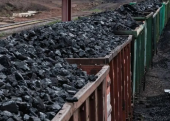 Запретить вывоз угля лицам, не осуществляющим добычу и обогащение, хотят в Казахстане
